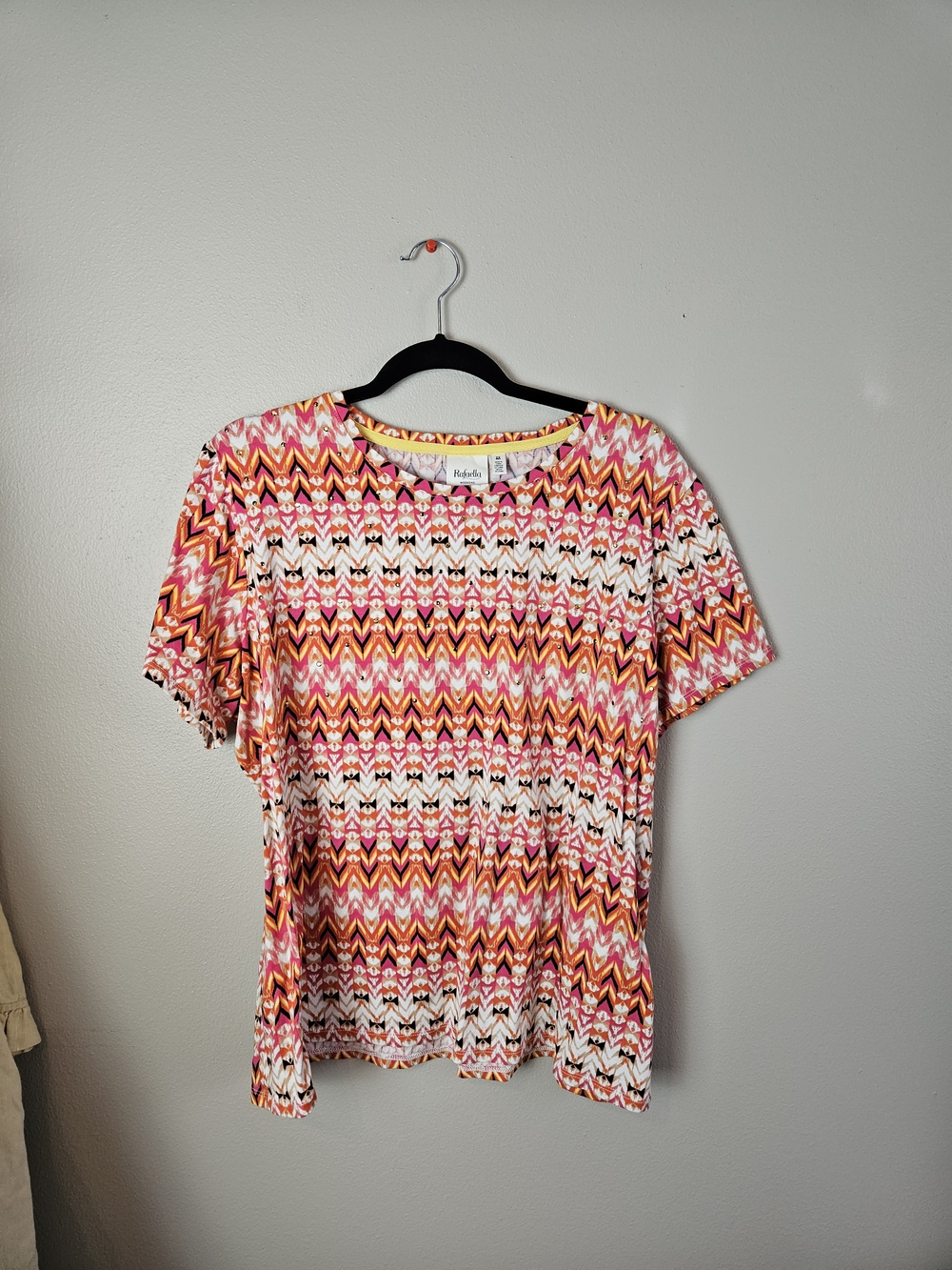 Rafaella Short Sleeve Chevron Print Tee in Pink, Orange & White